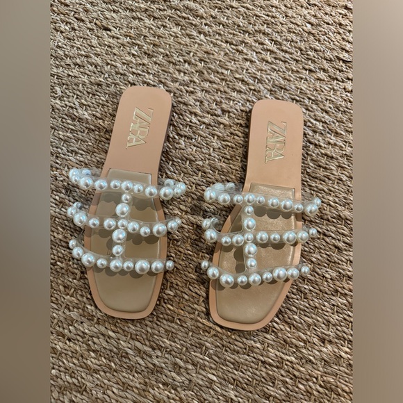 NWOT Zara Vinyl Pearl Flat Sandals Size 39 - Picture 5 of 11